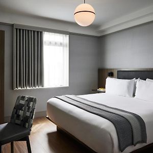 Camera standard con letto king size